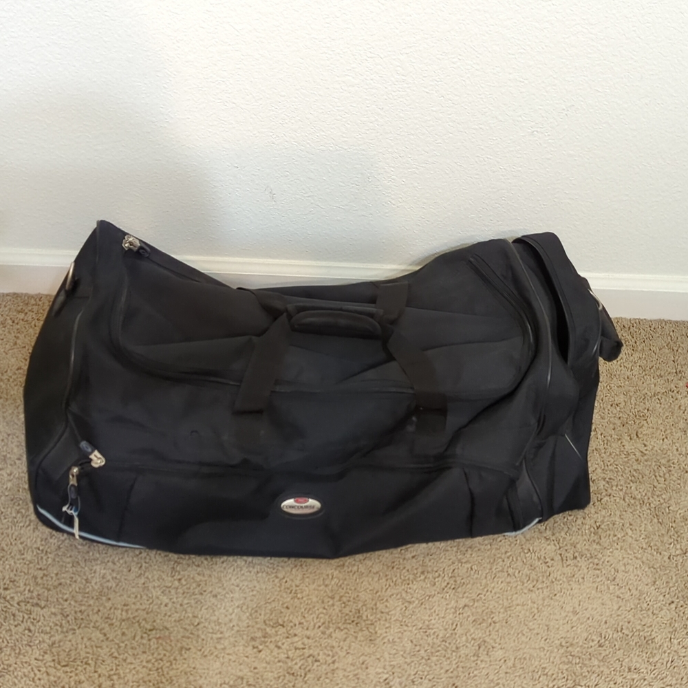Concourse soft Shell travel bag on rollers